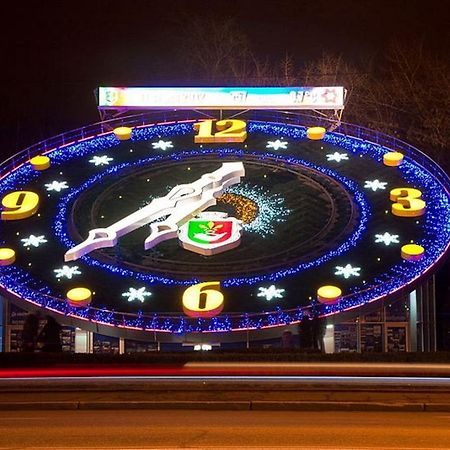 Люкс В Центре Металлургов 31 Kr Apartments كريفوي روغ المظهر الخارجي الصورة