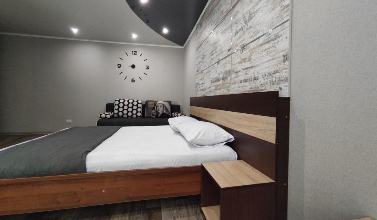 Люкс В Центре Металлургов 31 Kr Apartments كريفوي روغ المظهر الخارجي الصورة